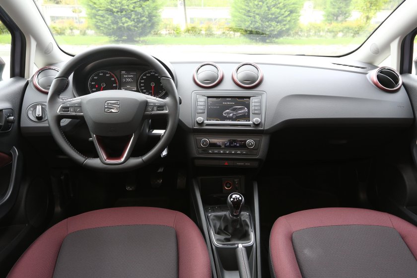 Seat ibiza 2012 салон