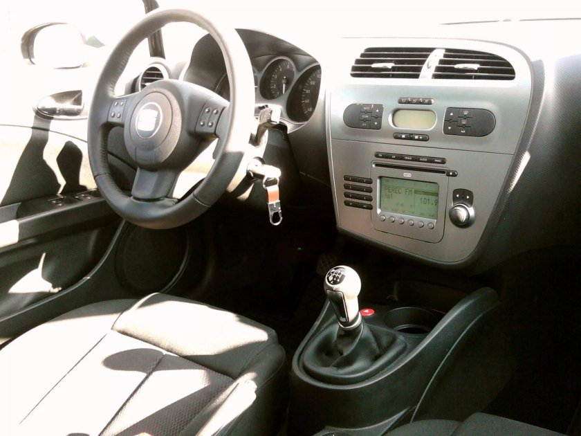 Сеат Леон салон 2008