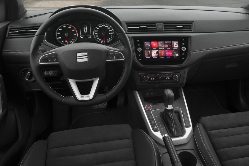Сеат Леон 2019 салон