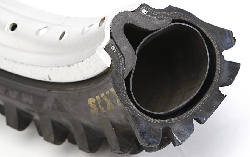 Мотоциклетная покрышка в разрезе