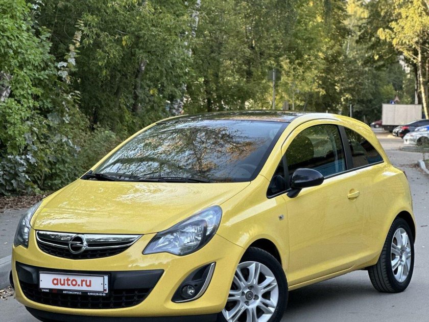 Опель корса 2012 желтая