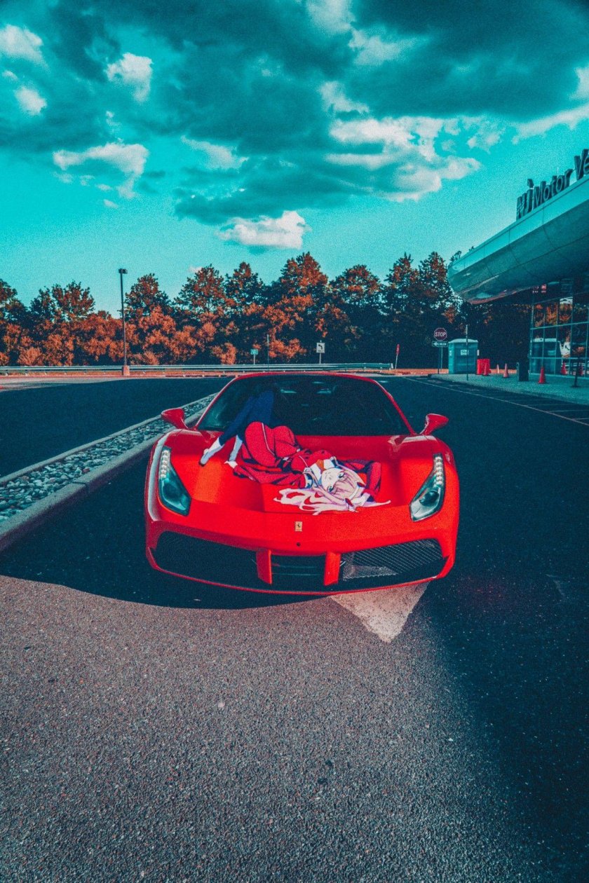 Смартфон в машине