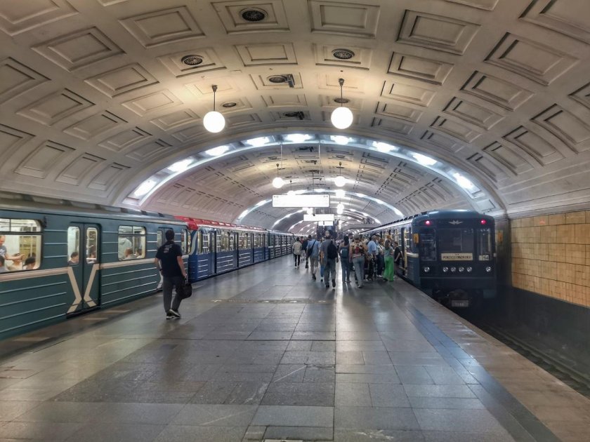 Московский метрополитен станция театральная