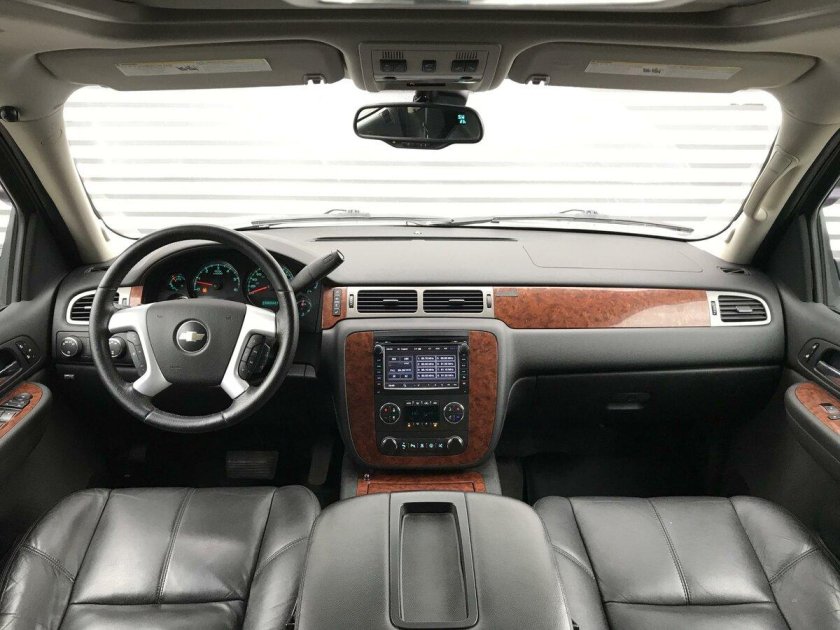 Chevrolet Tahoe 2008 салон