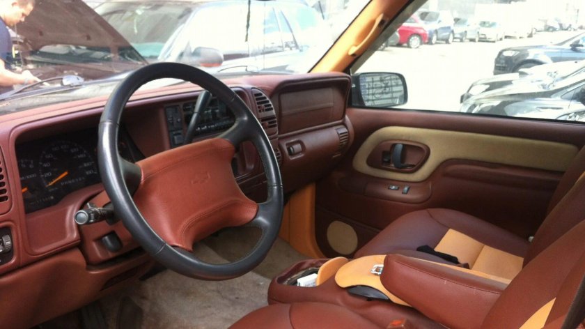 Chevrolet Tahoe gmt400 салон