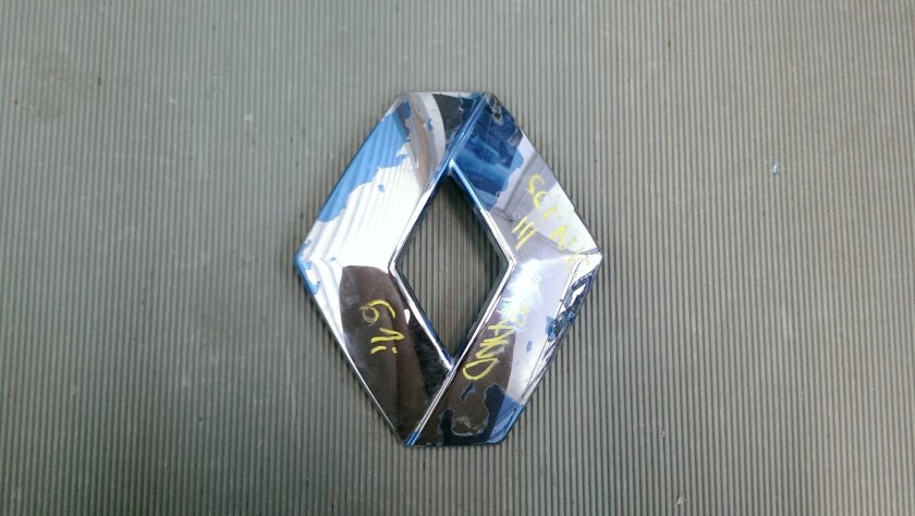Передний значок Рено Логан 1.4 8 клапанов артикул