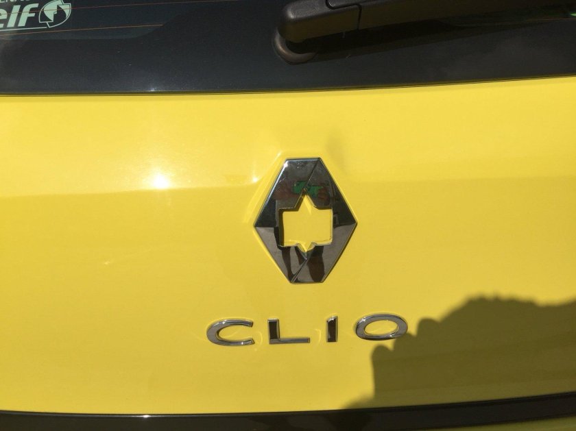 Знак Рено Логан