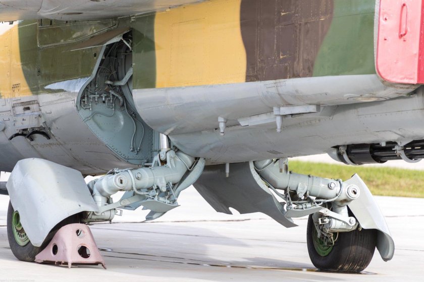 Миг 27 шасси