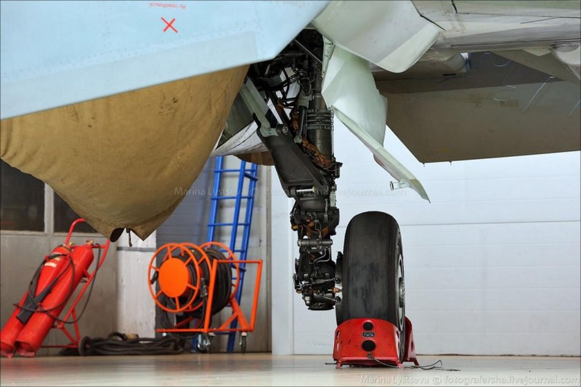 Су-57 стойки шасси