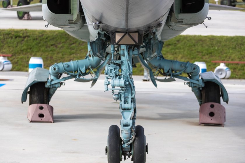 Стойка шасси миг-23