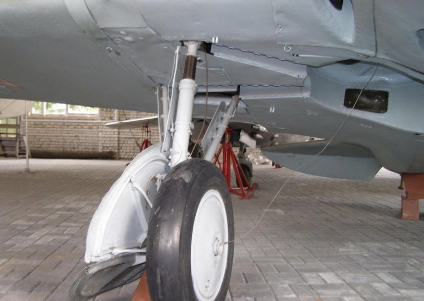 Механизм уборки шасси и 16