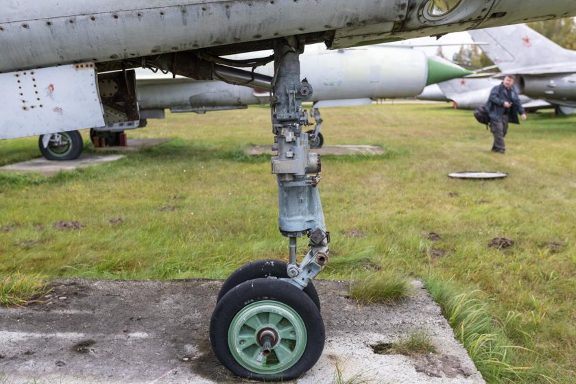 Миг 23 шасси