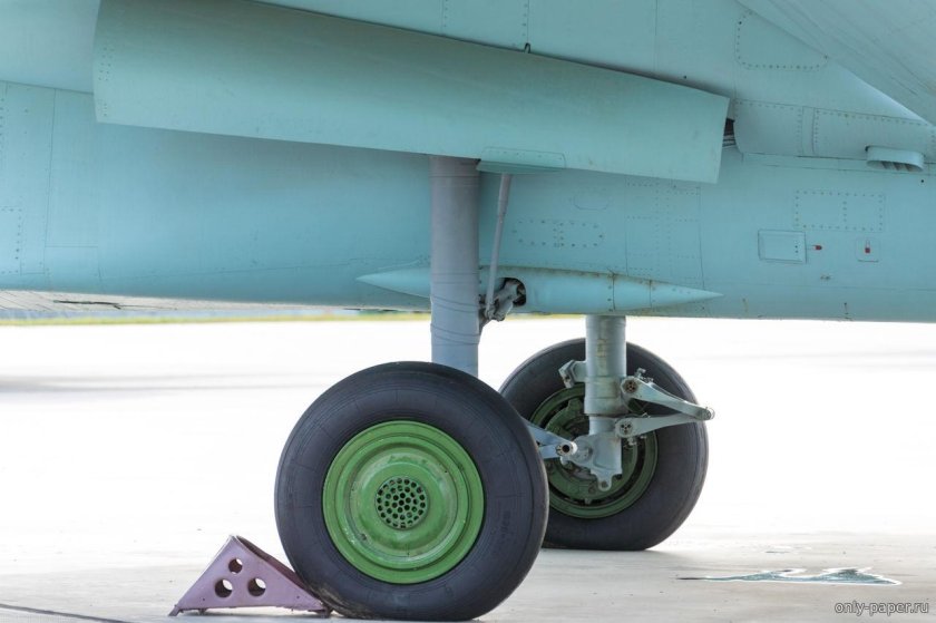 Су 27 передняя стойка шасси
