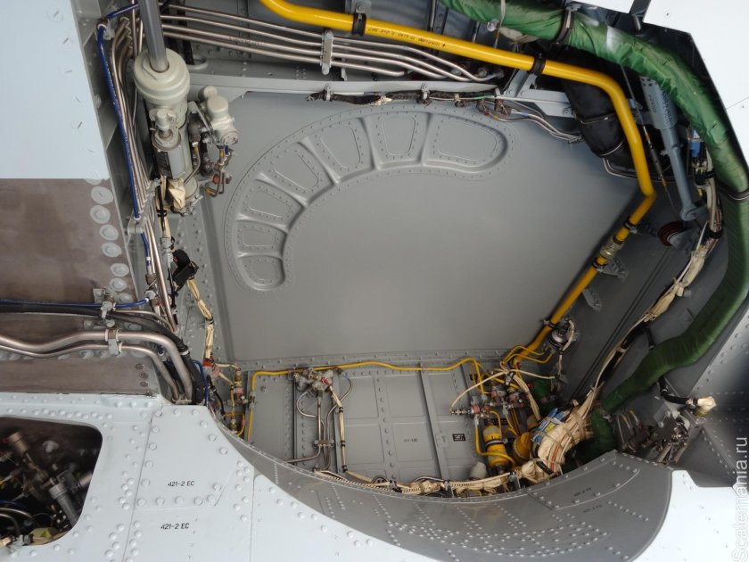 Су-35 ниши шасси