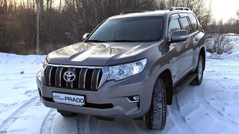 Toyota Land Cruiser Prado 2021 серый