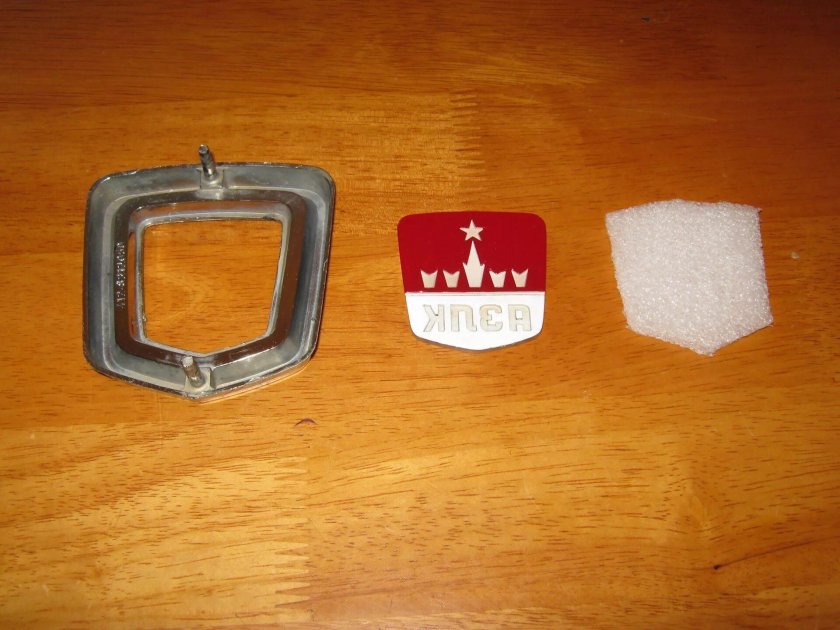 Эмблема Москвич 2140