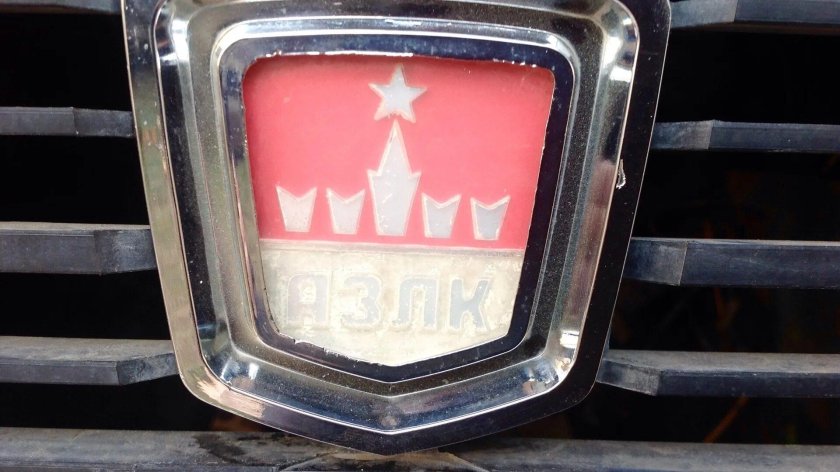 Значок АЗЛК Москвич 2140