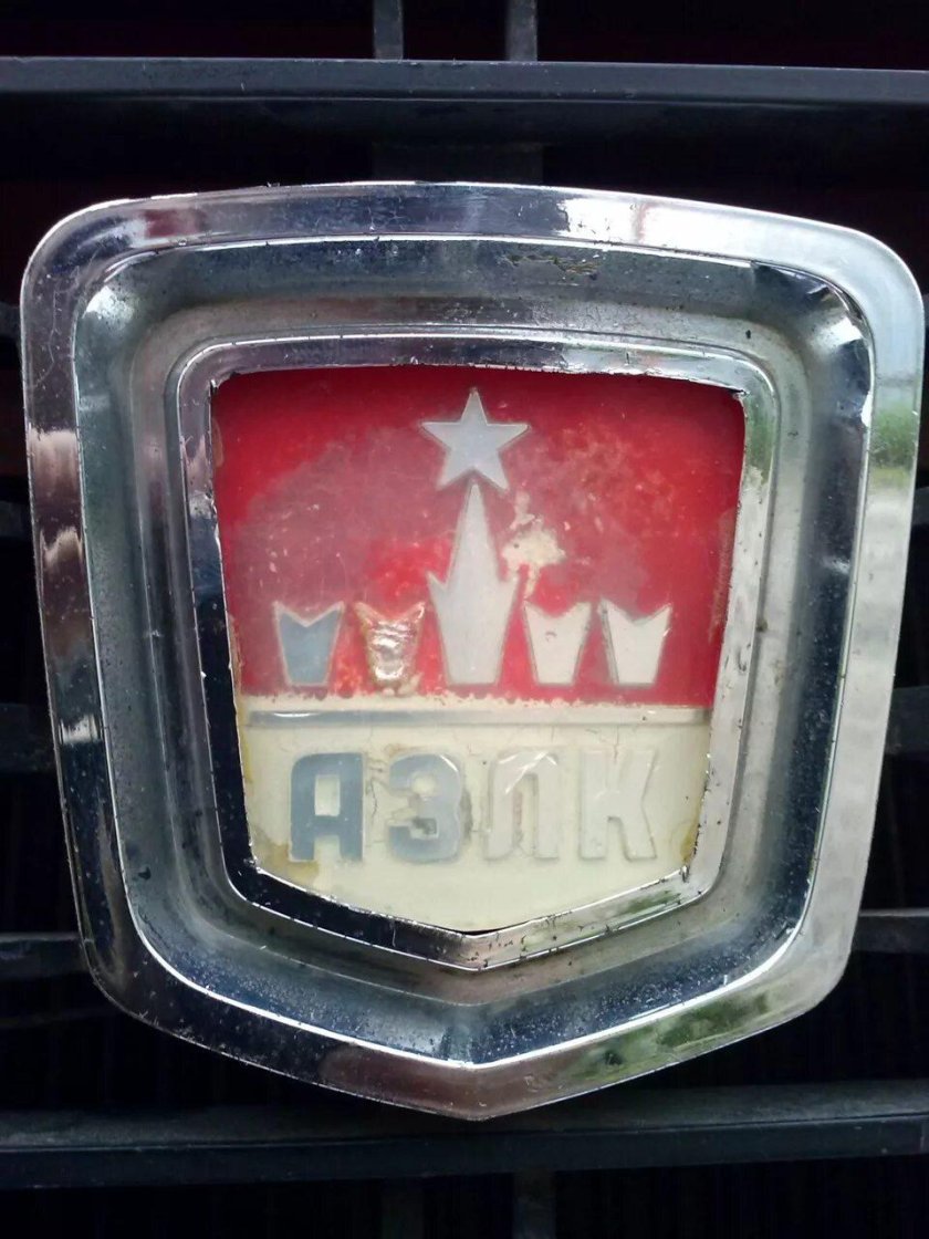 Шильдик Москвич 2140