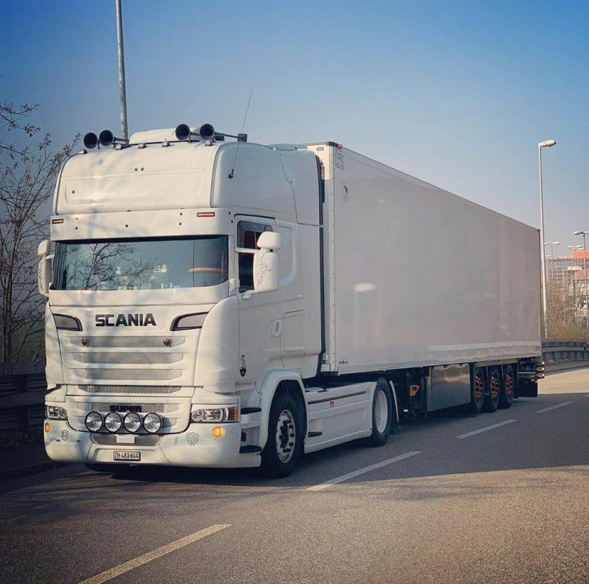 Обои на айфон Грузовики