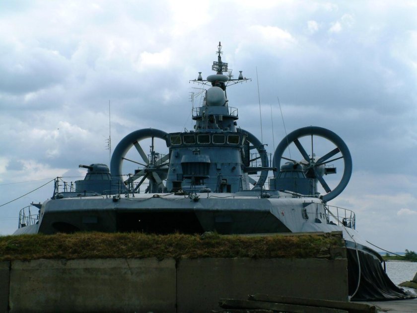 Малый десантный корабль ЗУБР