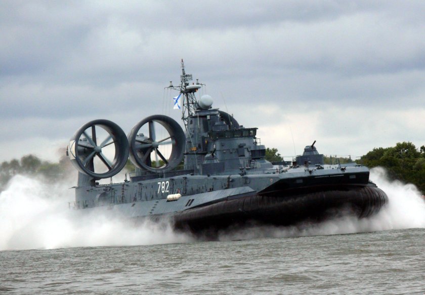 Малый десантный корабль ЗУБР