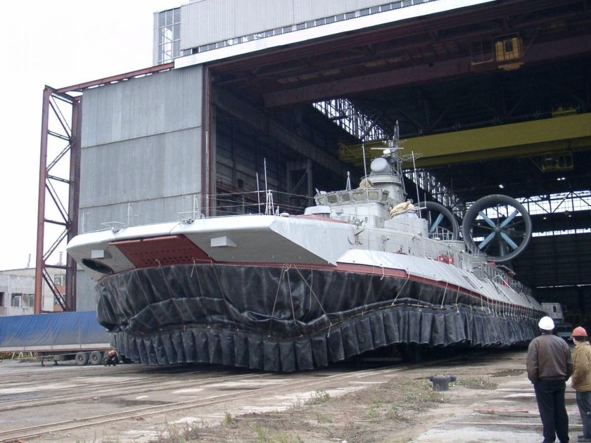 Десантный катер на воздушной подушке ЗУБР