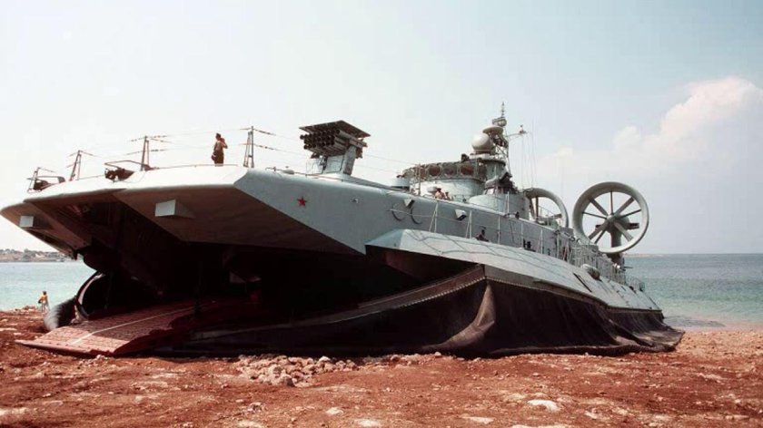 Десантные корабли на воздушной подушке проекта 12322 «ЗУБР»