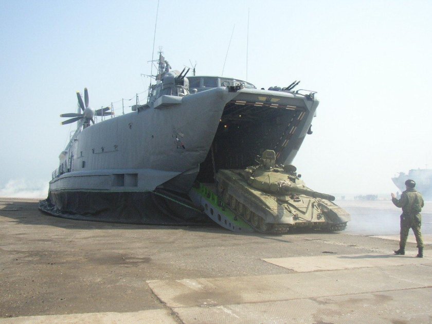 Десантный корабль Джейран