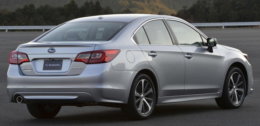 Субару Легаси седан 2015