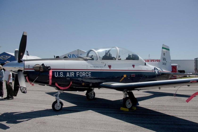 Raytheon t-6 Texan II