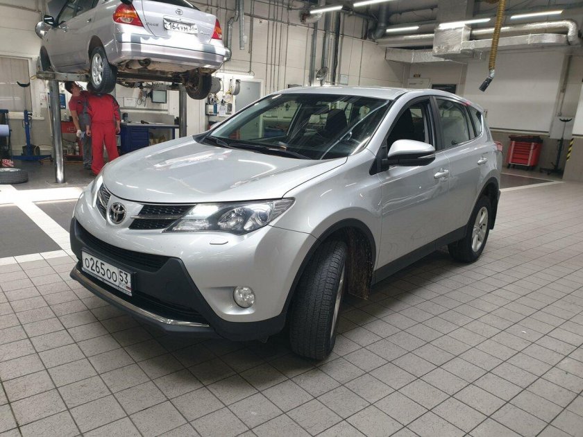 Тойота рав 4 2014 серебристый