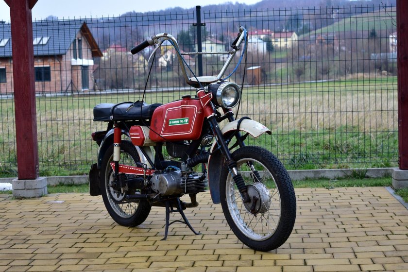 Ява Мустанг 50