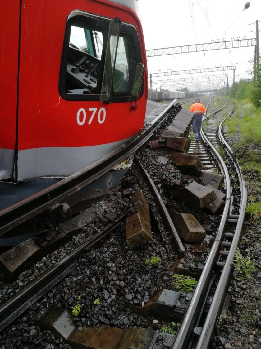 Купчинская столкновение поездов