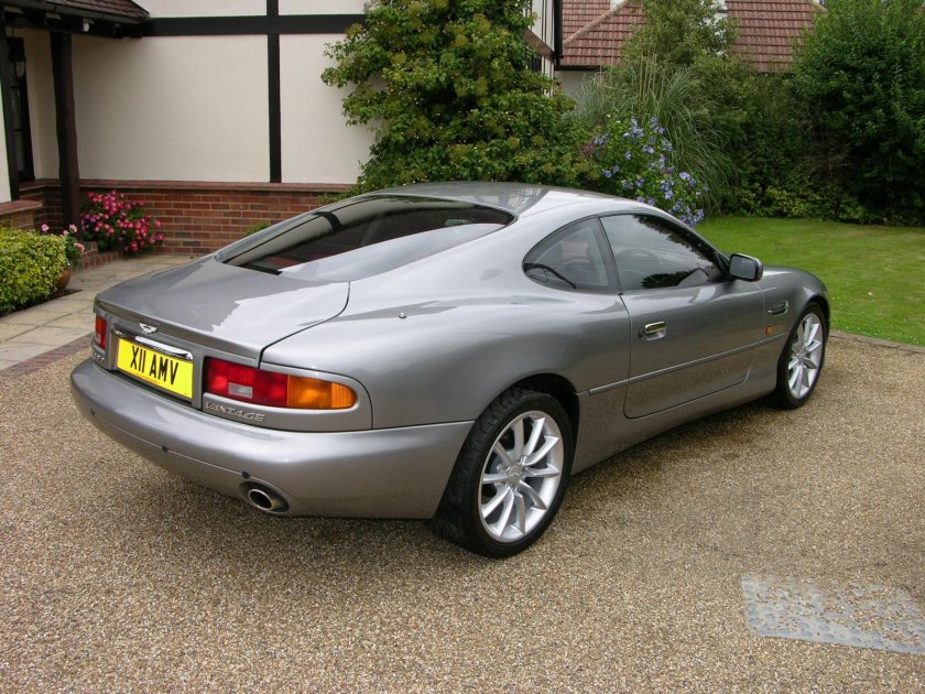 Aston Martin db7 v12
