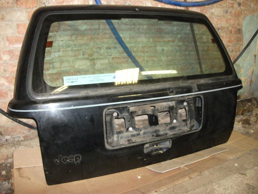 Jeep Grand Cherokee ZJ дверь багажника
