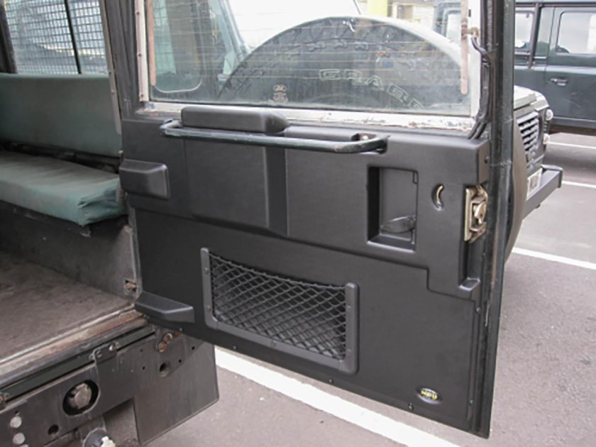 Левая дверь Defender 90