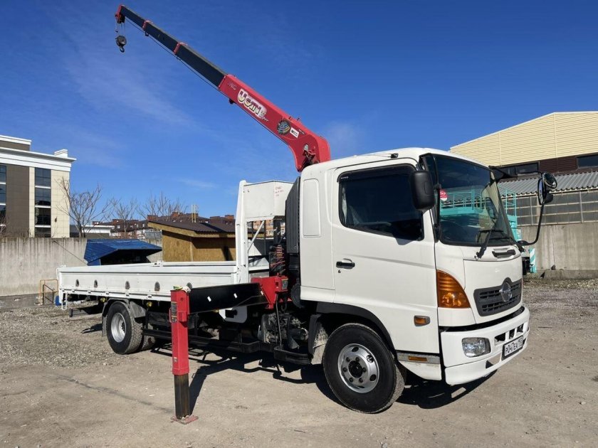 Хино 300 самосвал с КМУ