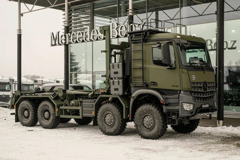 Mercedes-Benz Arocs военный грузовик