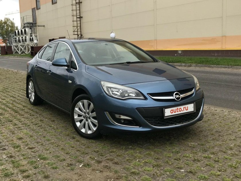 Opel Astra j 2012