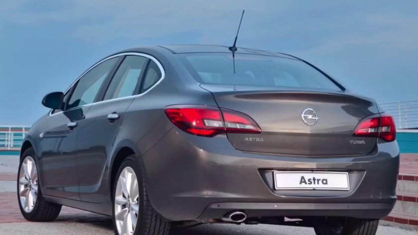Opel Astra sedan