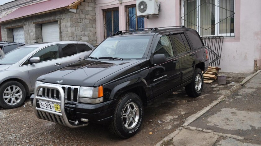 Jeep Grand Cherokee 1996 с кенгурятником