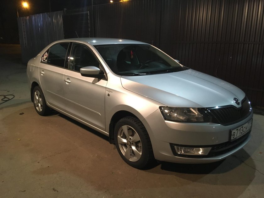 Шкода Рапид 2016 серебристый