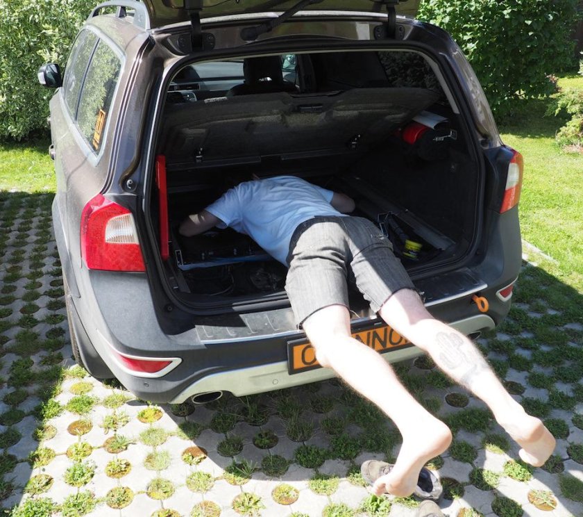 Volvo xc70 ширина багажника