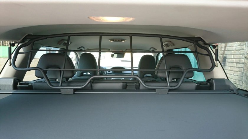 Разделитель в багажник Вольво хс70