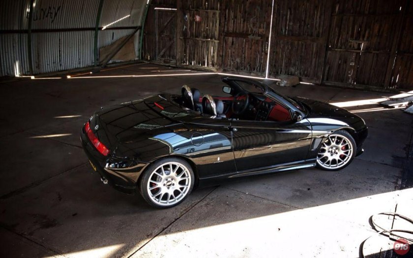 Alfa Romeo Spider 916