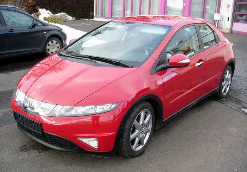 Honda Civic 5d 2008 красная