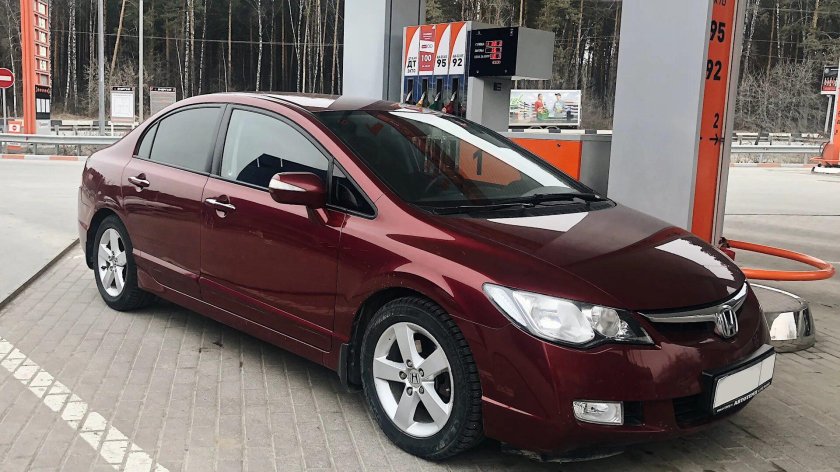 Honda Civic 2008 4d красная