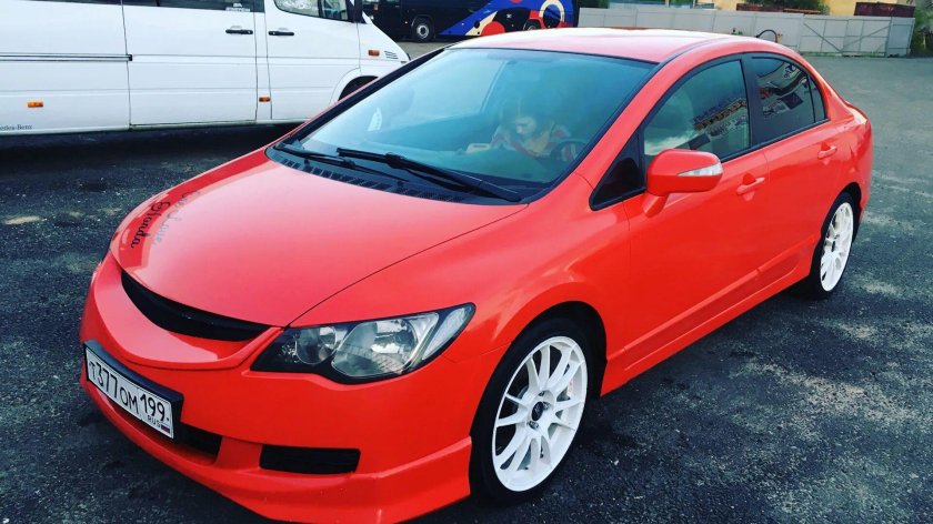 Хонда Цивик 2008 1.8 красный