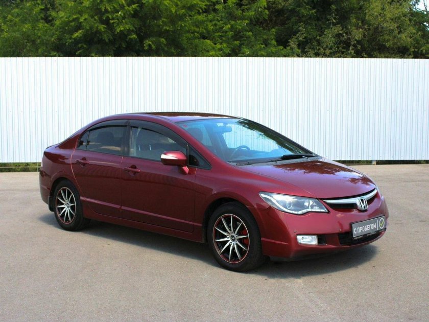 Honda Civic 8 красная