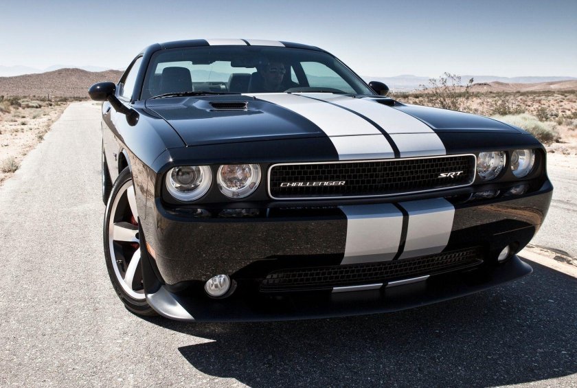 Dodge Challenger srt8 392